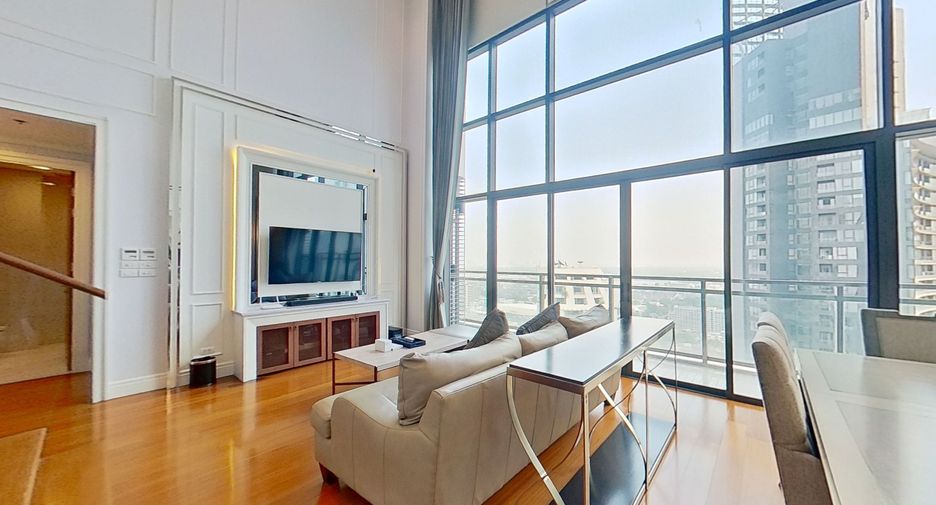 For sale 3 bedrooms condo in Khlong Toei, Bangkok