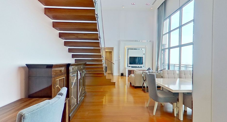 For sale 3 bedrooms condo in Khlong Toei, Bangkok