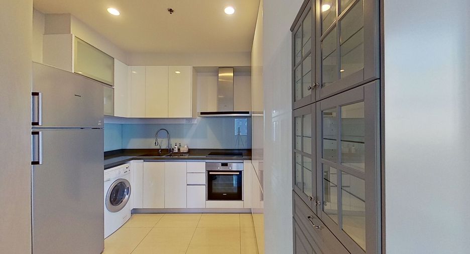 For sale 3 bedrooms condo in Khlong Toei, Bangkok