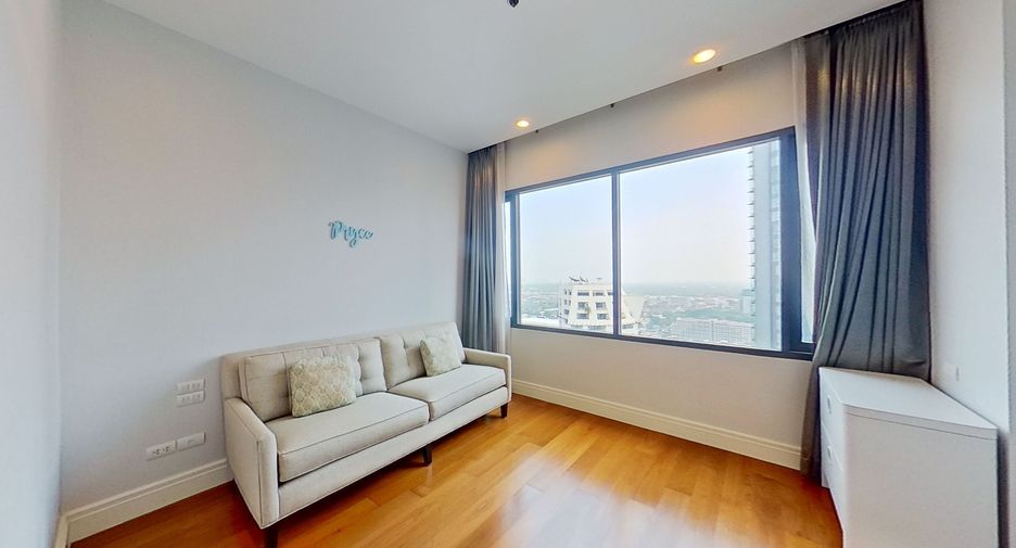 For sale 3 bedrooms condo in Khlong Toei, Bangkok