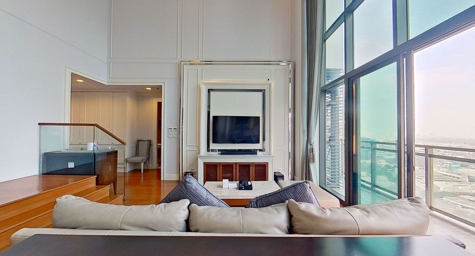 For sale 3 bedrooms condo in Khlong Toei, Bangkok