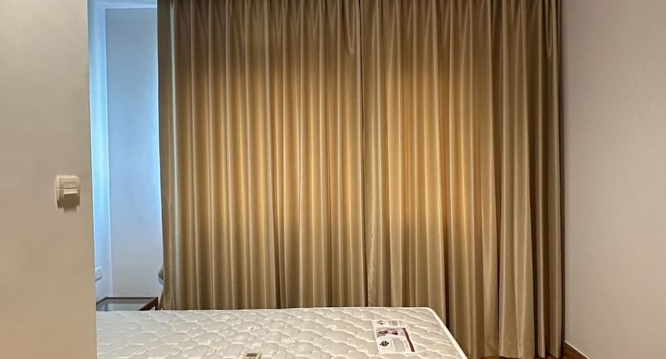 For rent 2 bedrooms condo in Phra Khanong, Bangkok