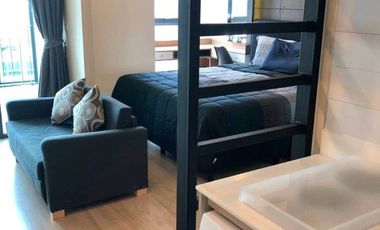 Condo en alquiler de 1 habitaciones en Bang Rak, Bangkok