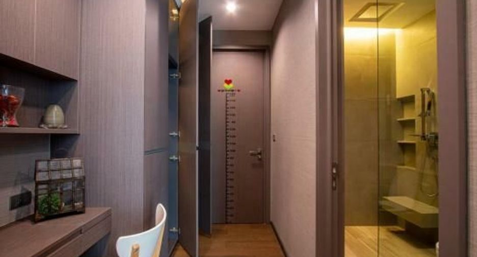 À louer 3 chambres condo à Sathon, Bangkok