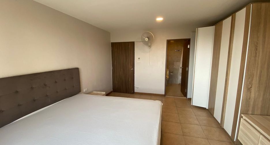 À louer 3 chambres condo à Watthana, Bangkok