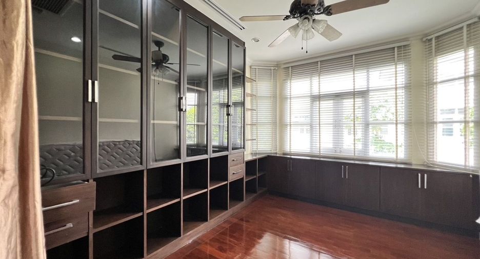 For rent 4 bedrooms house in Prawet, Bangkok