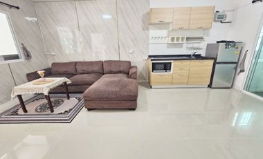 For rent 3 bedrooms townhouse in Bang Phli, Samut Prakan
