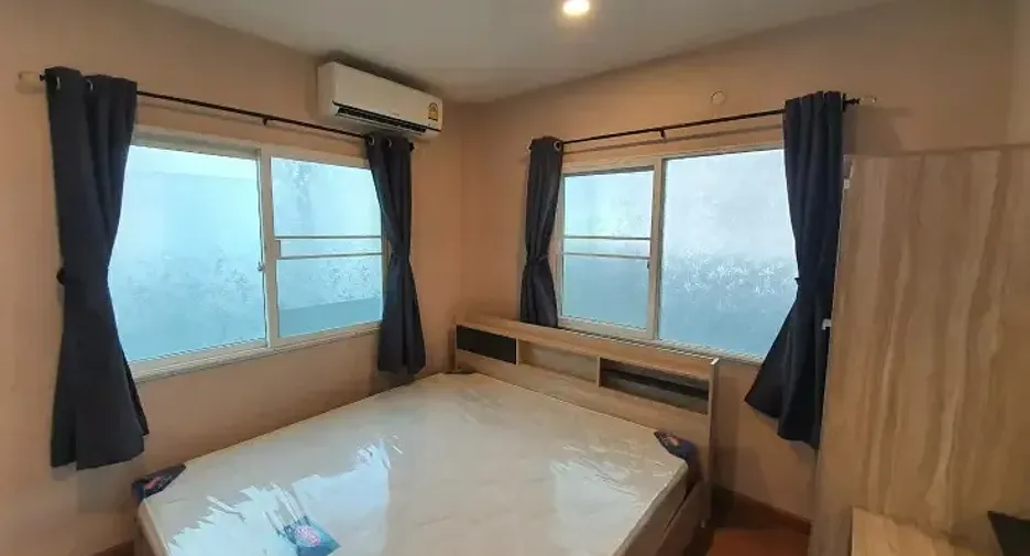 For rent 6 bedrooms house in Sai Mai, Bangkok