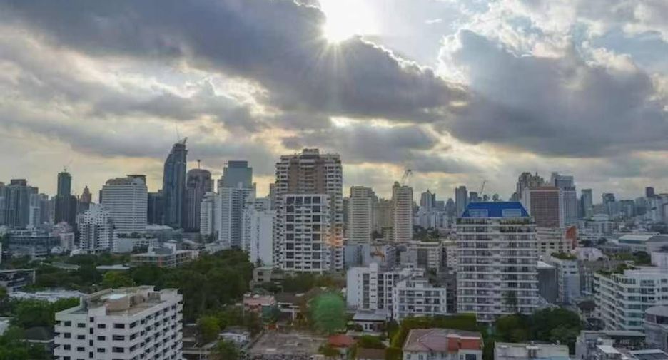 For rent 2 bedrooms condo in Watthana, Bangkok