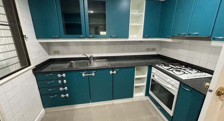 Wohnung zur Miete mit 3 Zimmer in Khlong Toei, Bangkok