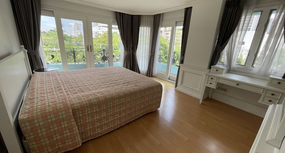 Wohnung zur Miete mit 3 Zimmer in Khlong Toei, Bangkok