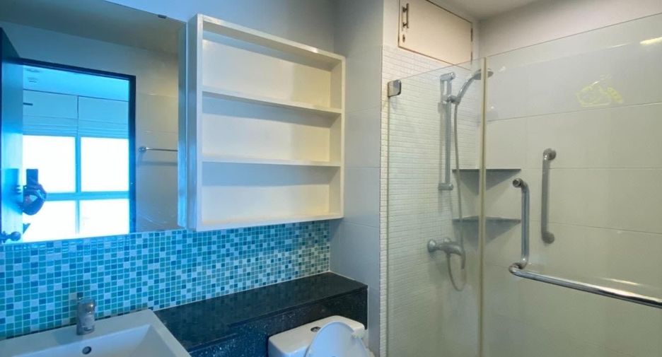 For rent 2 bedrooms condo in Khlong Toei, Bangkok