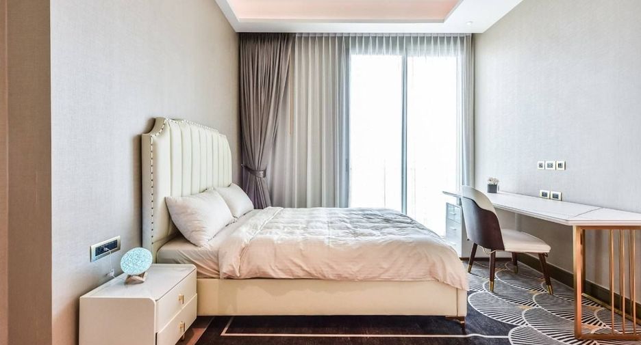 For rent 2 bedrooms condo in Khlong San, Bangkok