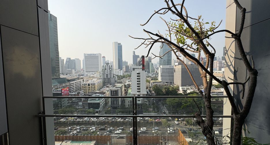 À louer 3 chambres condo à Sathon, Bangkok