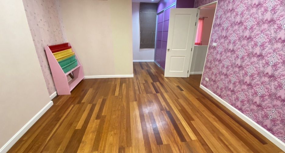 Haus zum Kauf mit 5 Zimmer in Prawet, Bangkok