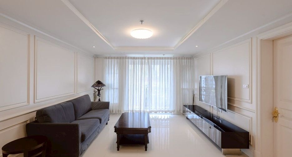 For rent 2 bedrooms condo in Watthana, Bangkok