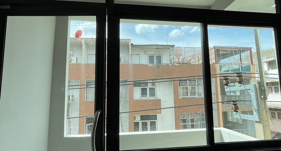 Продажа и аренда 2 спальни таунхаус в Банг Пхлат, Бангкок