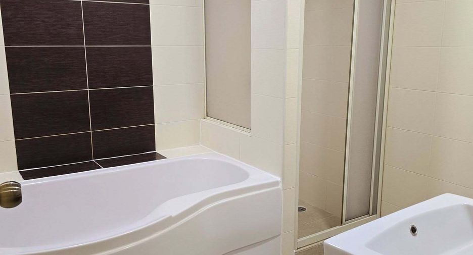 For rent 3 bedrooms condo in Yan Nawa, Bangkok
