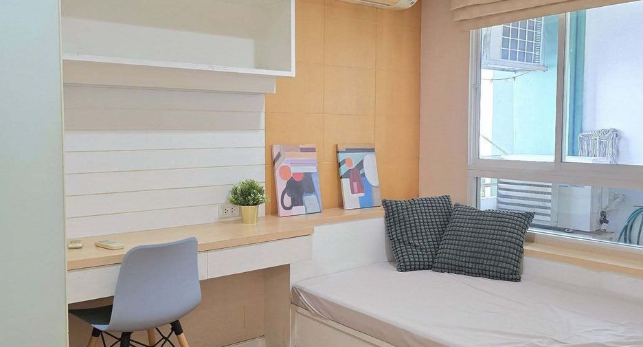 For rent 3 bedrooms condo in Yan Nawa, Bangkok