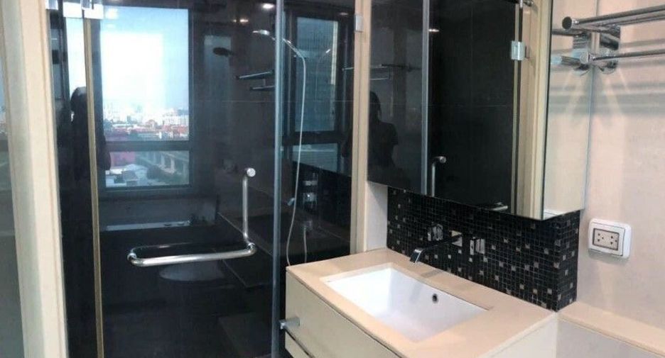 For sale and for rent 2 bedrooms condo in Watthana, Bangkok