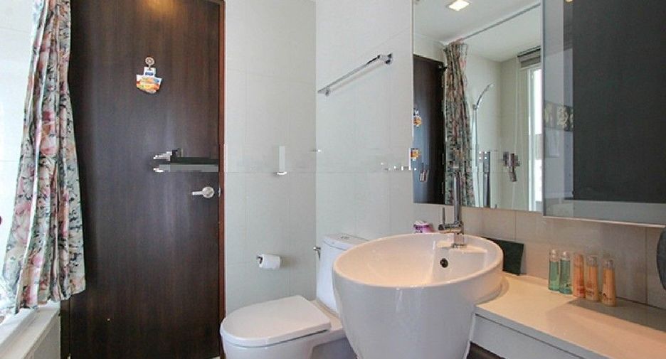 For sale 1 bed condo in Khlong Toei, Bangkok