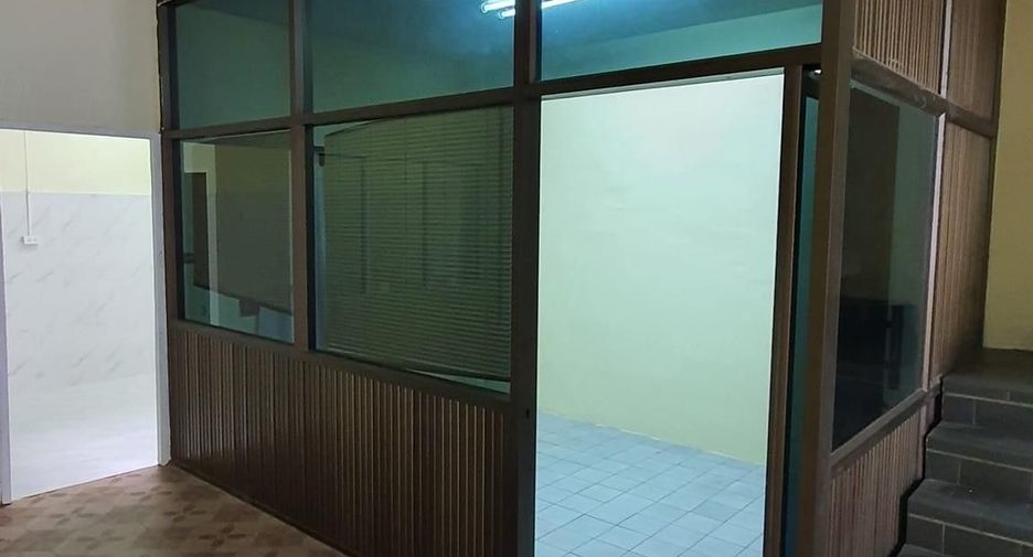For sale retail Space in Phra Khanong, Bangkok