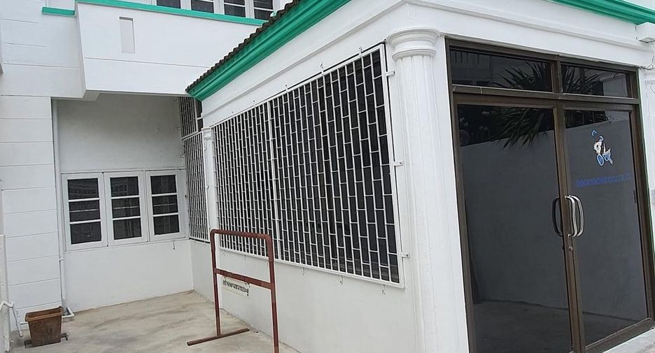 For sale retail Space in Phra Khanong, Bangkok