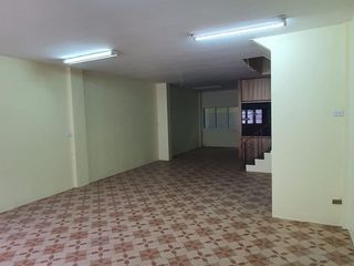 出售 商业空间 在 Phra Khanong, 曼谷