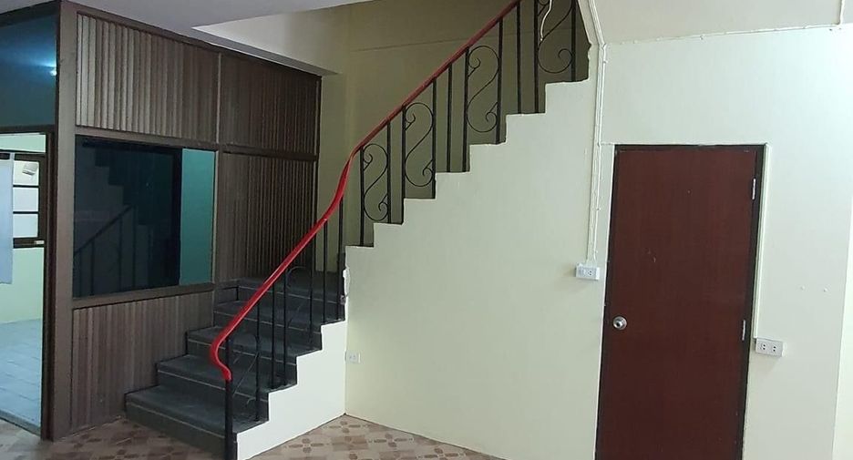 For sale retail Space in Phra Khanong, Bangkok