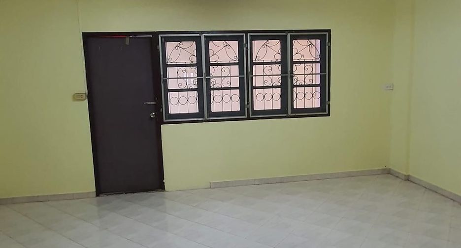 For sale retail Space in Phra Khanong, Bangkok