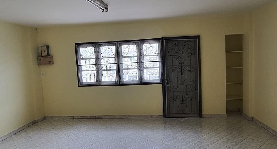 For sale retail Space in Phra Khanong, Bangkok
