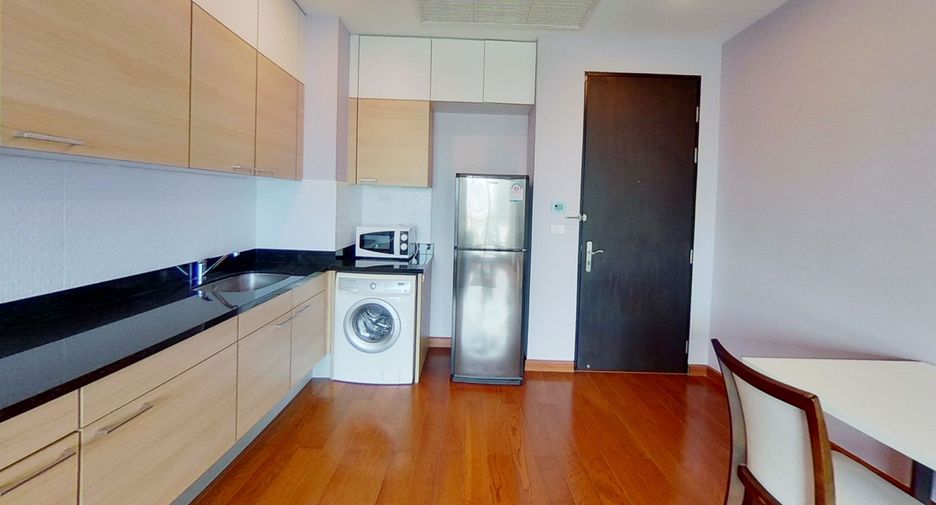 For rent 1 bed condo in Pathum Wan, Bangkok