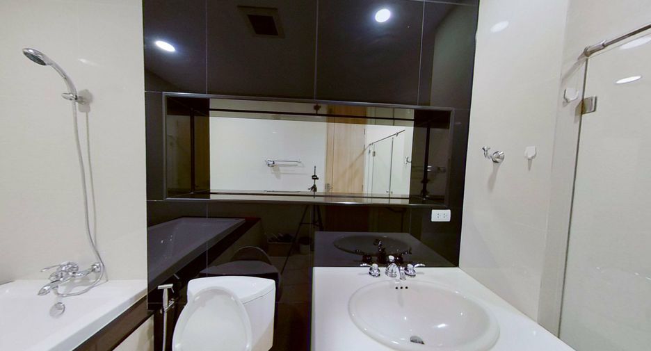 For rent 1 bed condo in Pathum Wan, Bangkok