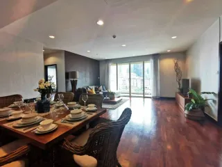Wohnung zur Miete mit 3 Zimmer in Khlong Toei, Bangkok