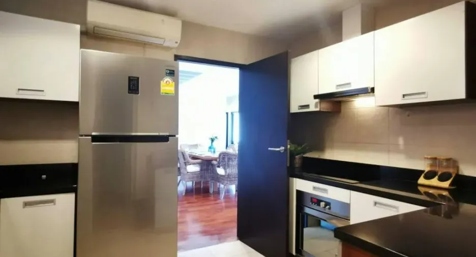 For rent 3 bedrooms condo in Khlong Toei, Bangkok