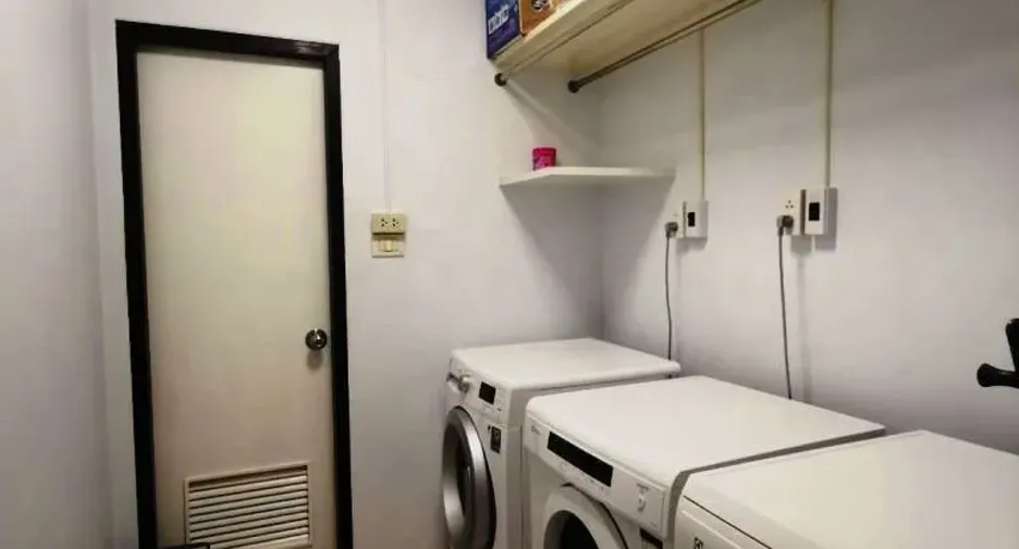 For rent 3 bedrooms condo in Khlong Toei, Bangkok