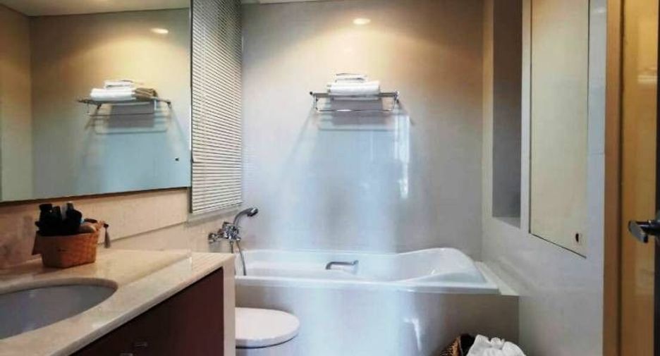For rent 3 ベッドルーム condo in Khlong Toei, Bangkok