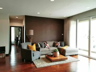 Wohnung zur Miete mit 3 Zimmer in Khlong Toei, Bangkok