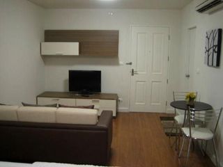 Wohnung zur Miete mit Studio in Khlong Toei, Bangkok