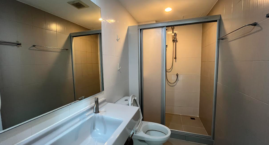 For sale 1 bed condo in Watthana, Bangkok
