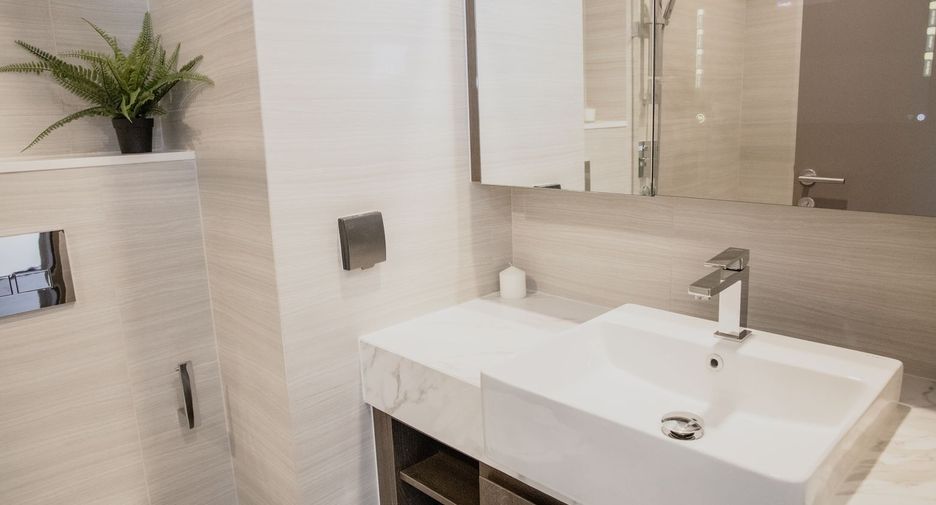 For rent 2 bedrooms apartment in Watthana, Bangkok