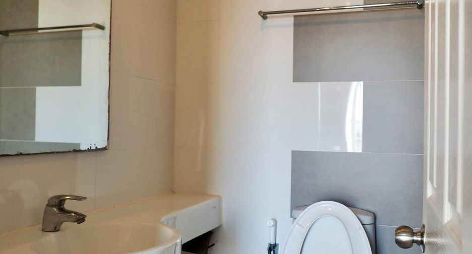 For sale 1 Beds condo in Khlong Toei, Bangkok