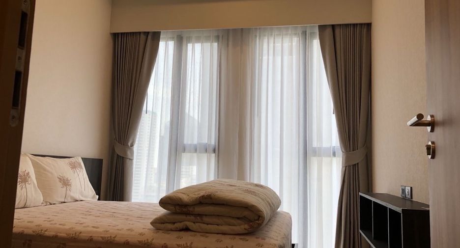 For rent 3 bedrooms condo in Watthana, Bangkok