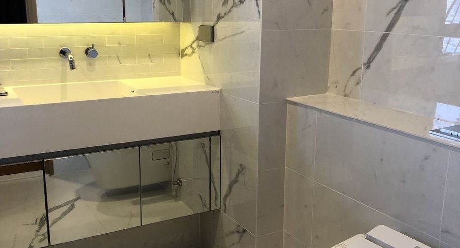 For rent 3 bedrooms condo in Watthana, Bangkok