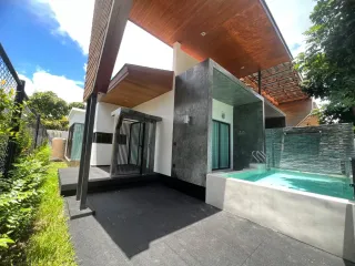 出售 2 卧室 别墅 在 Phuket Town, 普吉