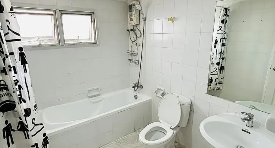 Condo en alquiler de 2 habitaciones en Khlong Toei, Bangkok