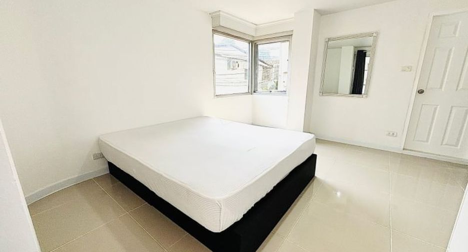 Condo en alquiler de 2 habitaciones en Khlong Toei, Bangkok
