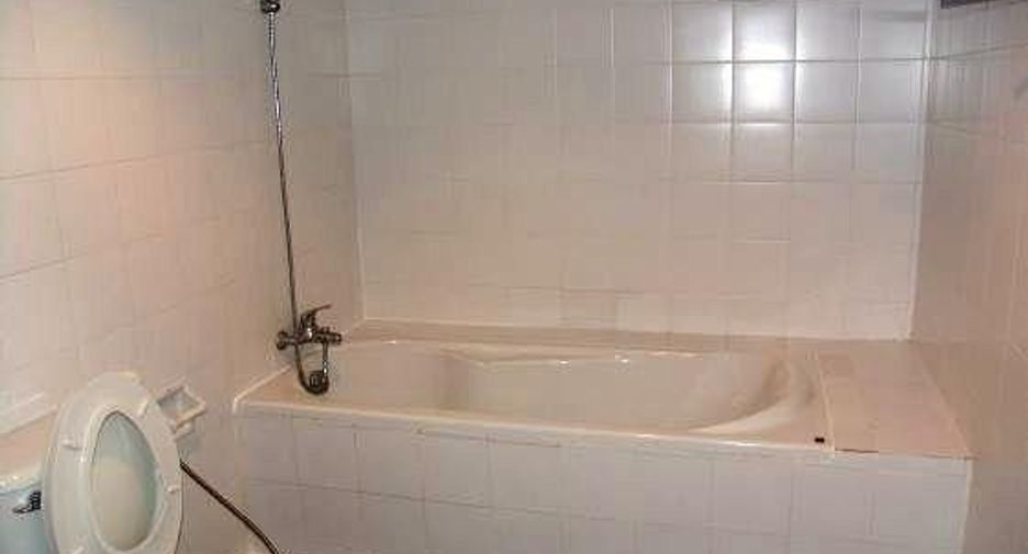 For rent 1 bed condo in Phra Khanong, Bangkok