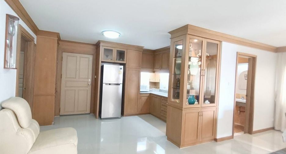 For sale and for rent 2 bedrooms condo in Huai Khwang, Bangkok