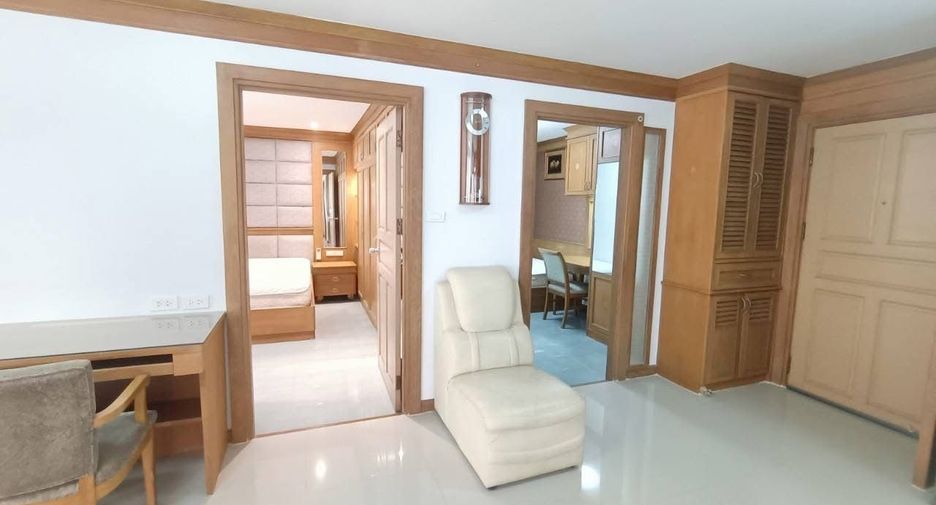 For sale and for rent 2 bedrooms condo in Huai Khwang, Bangkok